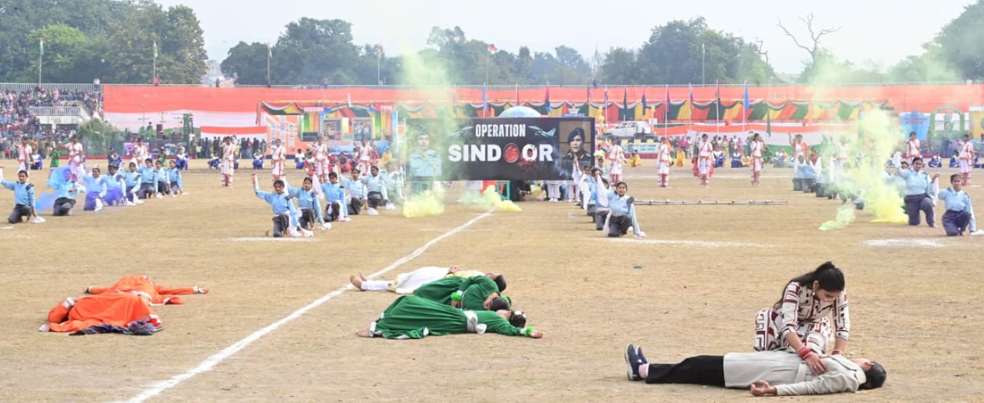 Lieutenant Governor Manoj Sinha unfurls National Flag in Jammu -