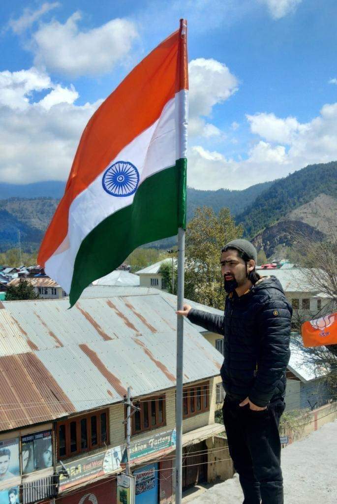 Terrorists kill BJP leader and family in Kashmir