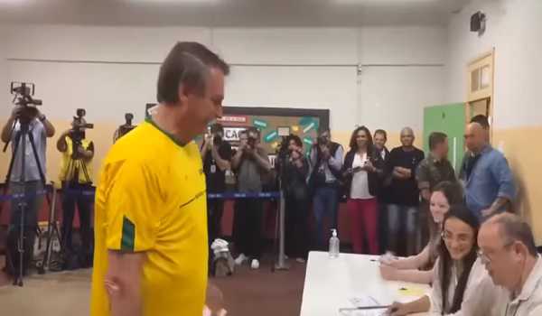 Brazil election goes to runoff between Lula, Bolsonaro