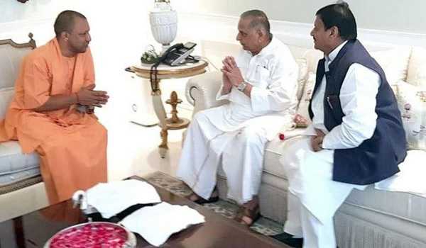 Yogi announces 3-day state mourning on Mulayam’s demise