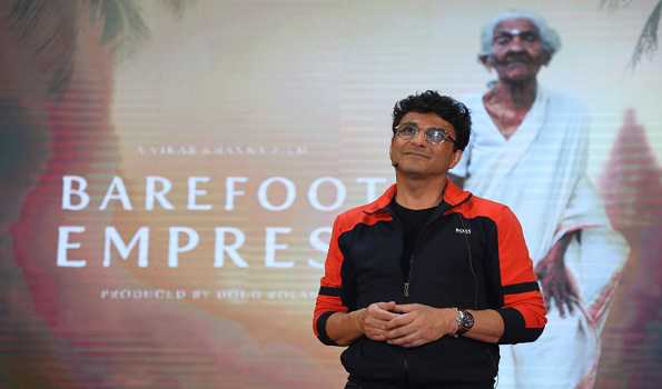 ‘Barefoot Empress’ is story of courage: Vikas Khanna