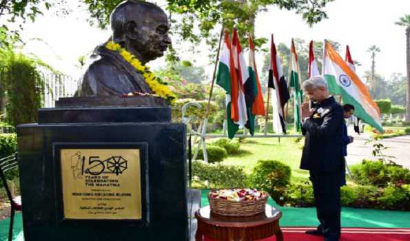 Jaishankar reaches Egypt, pays homage to Bapu