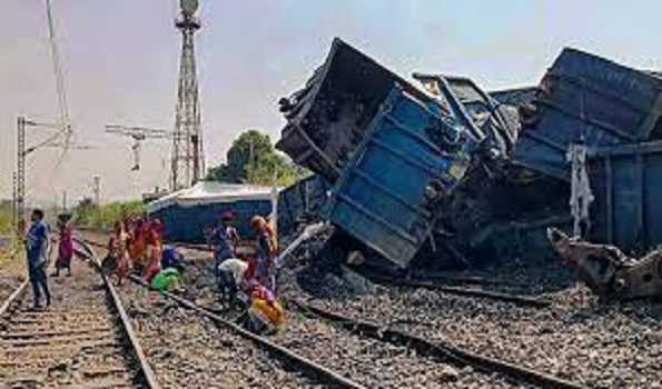 53 Wagons of Goods train derailed near Gaya in Bihar