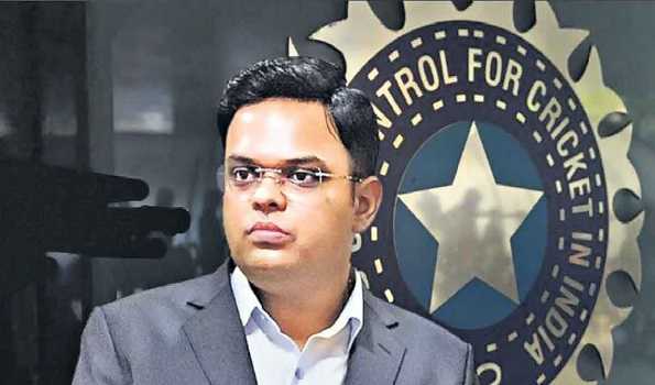 Women cricketers to get equal pay as men: BCCI