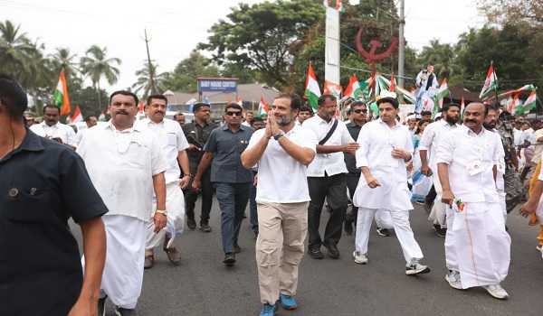 Bharat Jodo Yatra resumes with involvement of hundreds of people