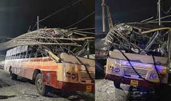 Crane cable snaps at CMRL site, steel rods falls on MTC bus, 5 hurt