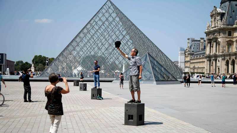Tourists return to European cities, 1 crore in Paris in 3 months