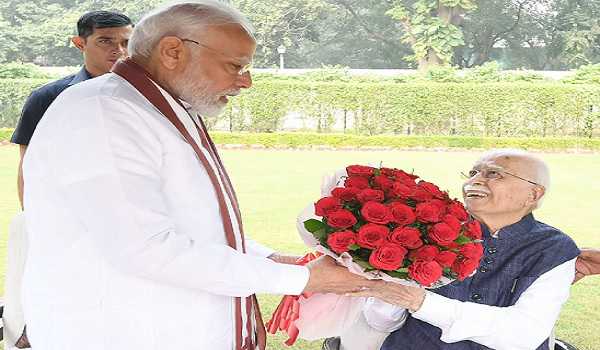 PM visits LK Advani as the veteran leader turns 95