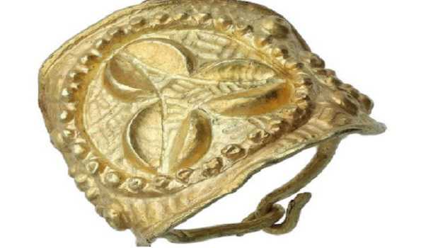2,000-year-old ring kept in cupboard for 28 years