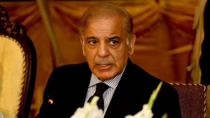 New Pak army chief to be selected in London, Nawaz to return soon