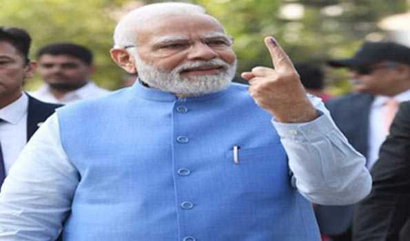 PM Modi casts his vote in Ahmedabad