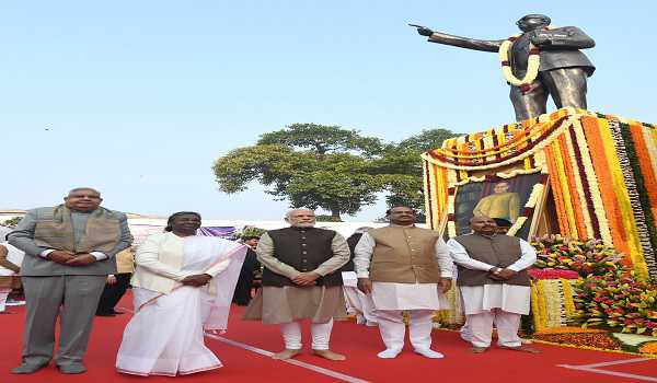 PM Modi, Rahul Gandhi pay homage to BR Ambedkar