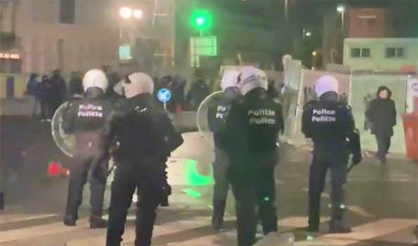 Over 40 people detained in Paris after Moroccan fans clash with police