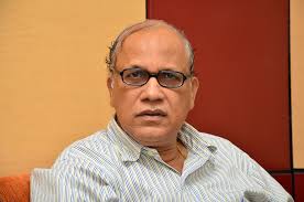 Kamat questions timing of cancellation of banking license of Mapusa Urban Co-op Bank