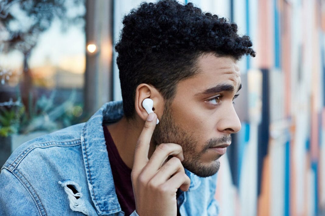 Excessive use of earphones turning people deaf