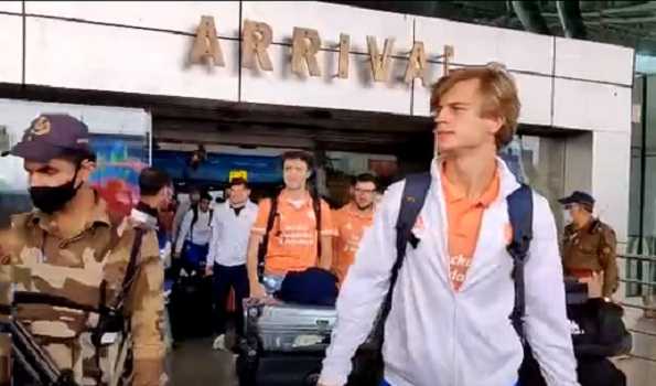 Netherlands Men’s Hockey Team receive warm welcome at Bhubaneswar airport