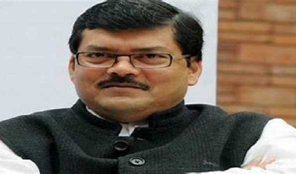 Yechury & Karat sit with Tripura CPI(M) leader on election strategy
