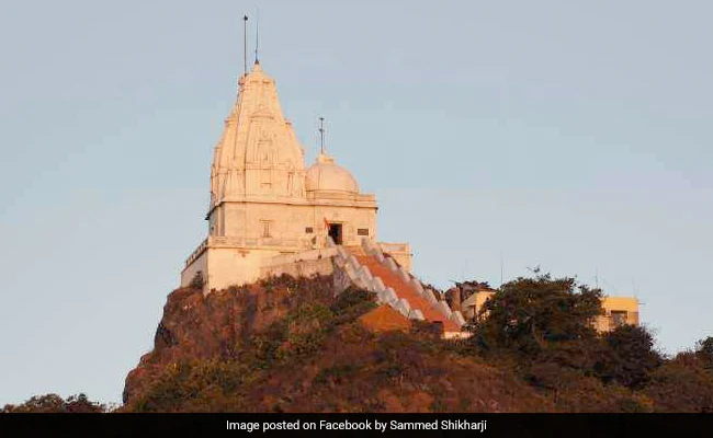 Jain monk in Jaipur renounces body for Jharkhand’s pilgrim site