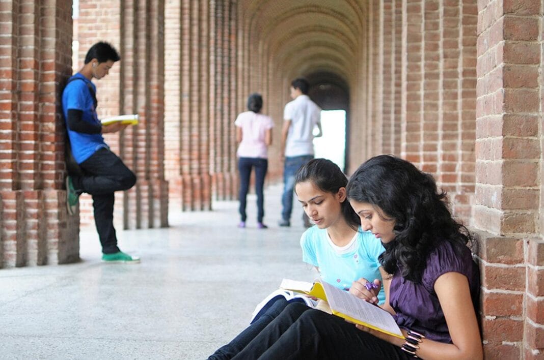 Inflation hits Indian students in Britain, cannot pay house rent