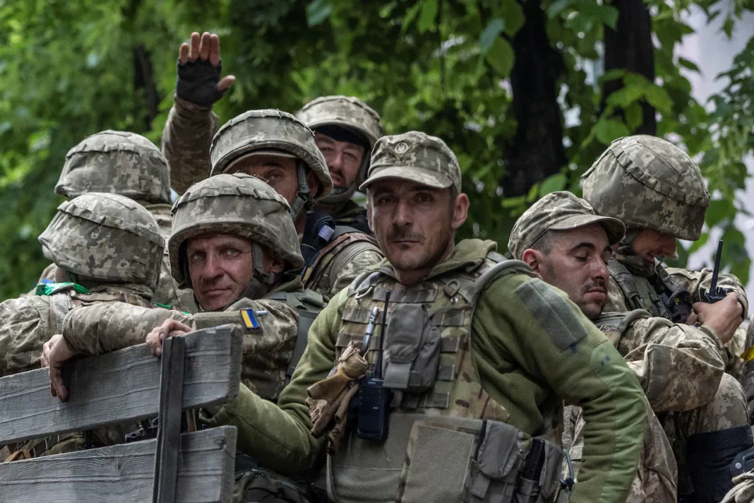 Ukrainian soldiers preserving sperm before going to war so that family continues