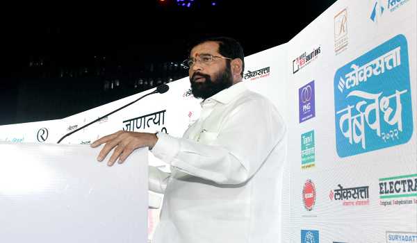 Major contribution of media in the development of the state: Shinde