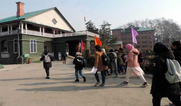 Colleges reopen after winter vacation in Kashmir