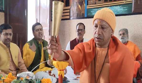 Yogi performs Rudrabhishek on Maha Shivaratri