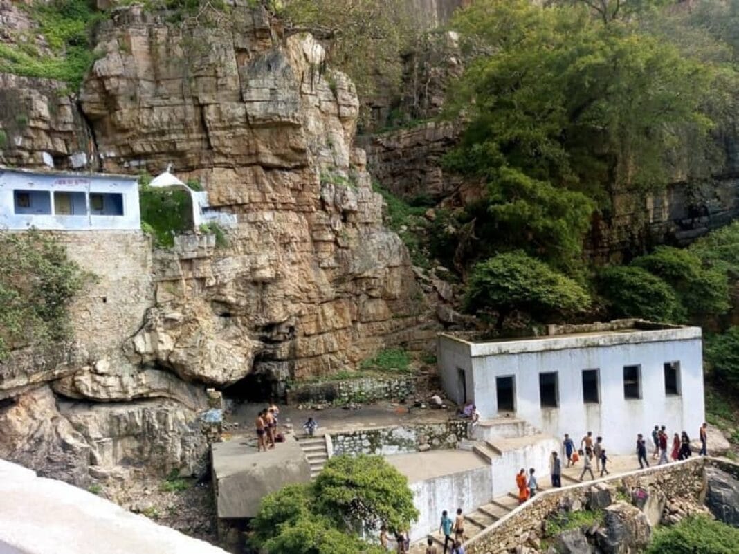 Kota’s Amaleshwar Mahadev temple remains chained for 364 days, opens on Mahashivratri