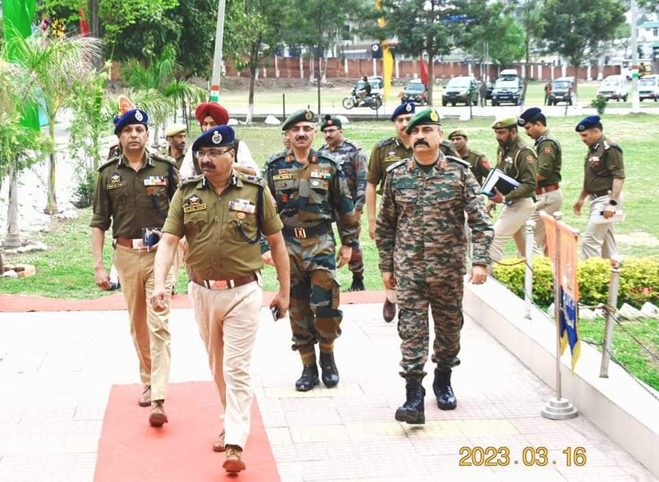 DGP Dilbagh Singh visits Rajouri chairs joint meeting of officers.