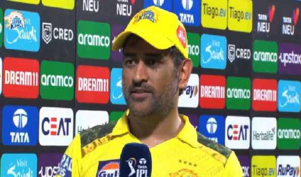 Dhoni threatens to quit captaincy, if bowlers did not control no balls, wides