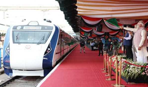 PM flags off Chennai-Coimbatore Vande Bharat Express, launches other projects
