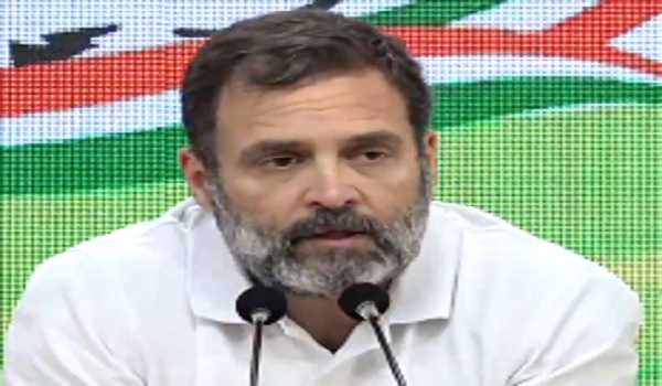 ‘Suit-boot sarkar ‘ benefiting its friends: Rahul