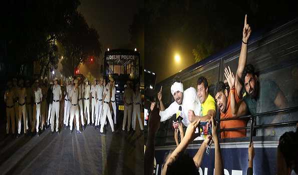 Scuffle breaks out between protesting wrestlers and police at Jantar Mantar