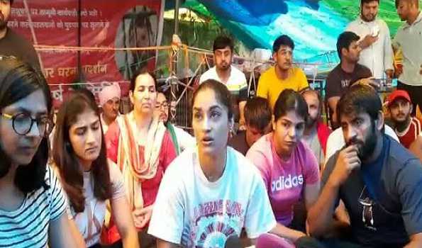 Security beefed up at Jantar Mantar after late night scuffle between wrestlers & cops
