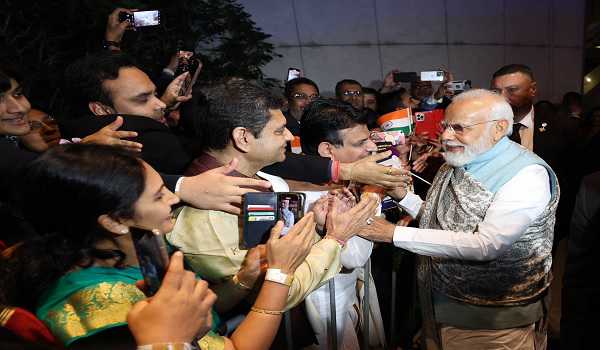 Over 20,000 members of Indian diaspora pack Sydney stadium to hear PM Modi