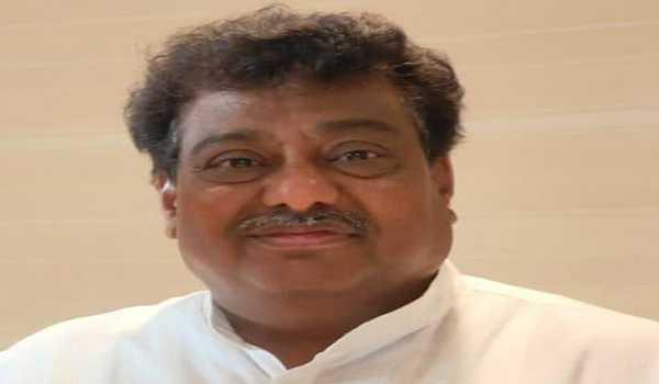 Trouble for govt: Karnataka minister denies power-sharing formula