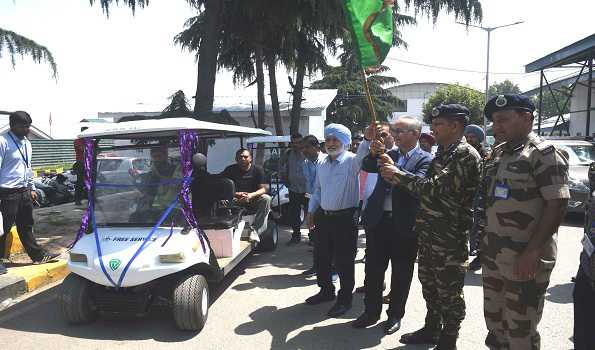 E-cart pick and vehicle service started at Srinagar International Airport