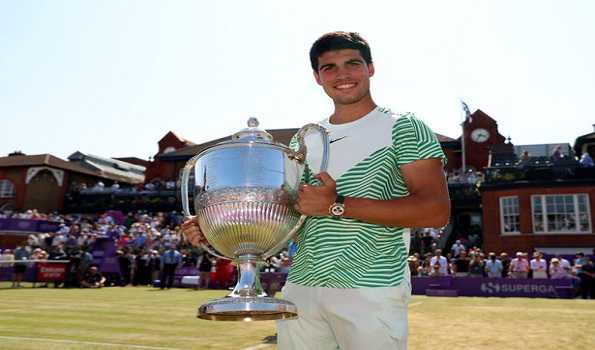Alcaraz clinches first title on grass at Queen’s Club