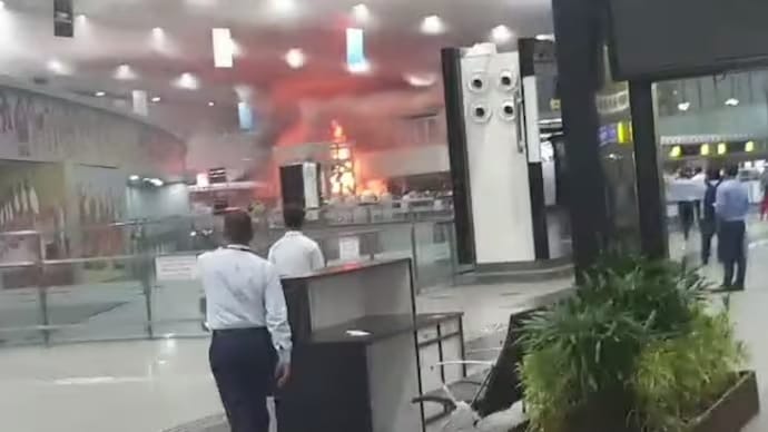 Kolkata-airport-fire