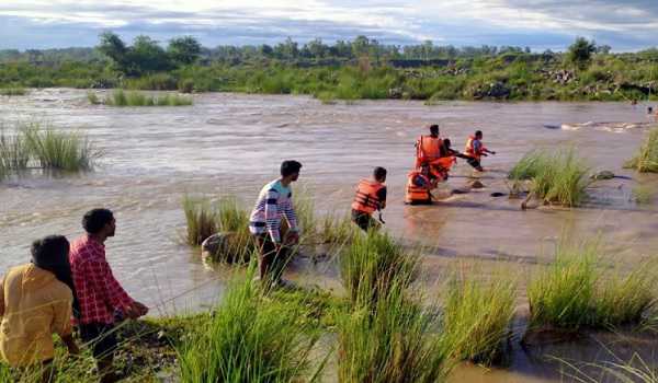 SDRF team rescues four people from flash flood in J&K’s Kathua