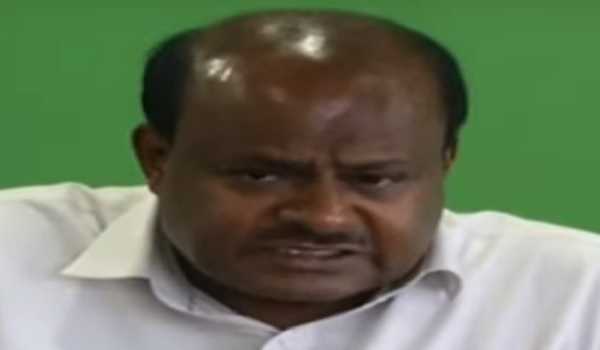 Congress govt using IAS officers as door keepers to serve politicians: HDK