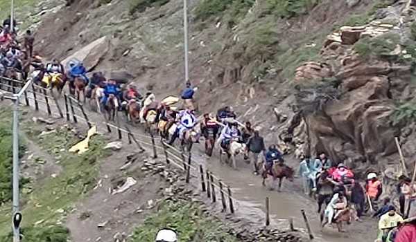 J&K: Police arrest 3 in scuffle at Amarnath Yatra base camp