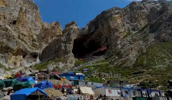 Amarnath Yatra: Fresh batch of 1181 pilgrims leave from Jammu base camp