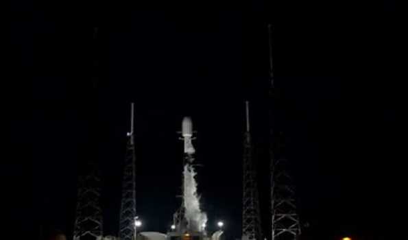 SpaceX says launches 22 more Starlink satellites into orbit