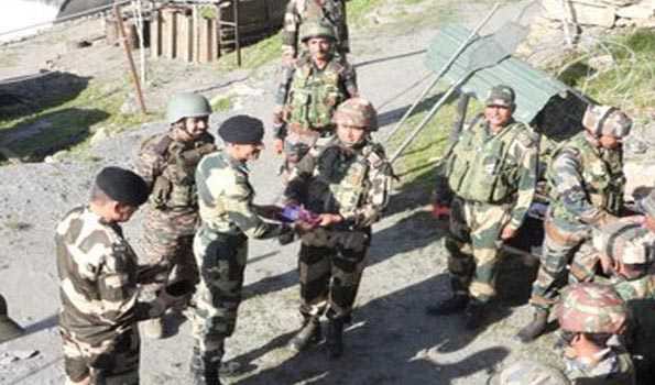 IG BSF Kashmir frontier visits LoC to review operational preparedness