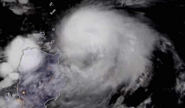 China renews red alert for Typhoon Saola