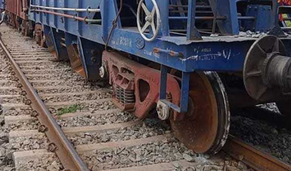 Engine, 2 coaches of freight train derail in Sonbhadra