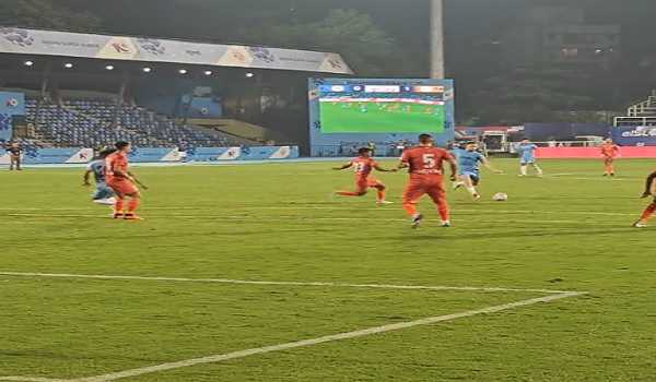 Mumbai City beat Punjab FC 2-1 with stoppage time goals