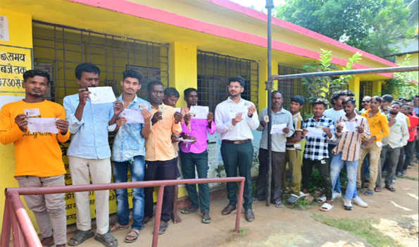 Chhattisgarh records 59.19 pc voting till 1500 hours