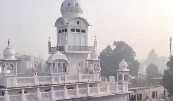 Punjab: Clash breaks out b/w police & Nihang Singhs